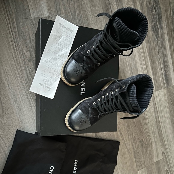 Chanel combat boots “TREK TRACK LACE UP” - Picture 4 of 8